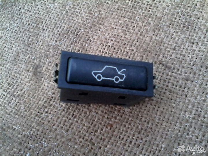 Кнопка открывания багажника BMW