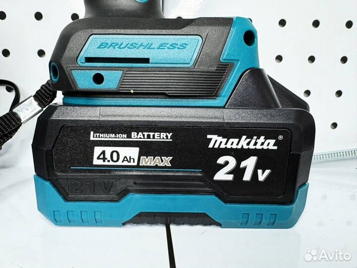 Шуруповерт Makita 21V с двумя противоударными АКБ