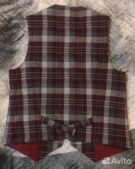 Жилет в клетку с бабочкой