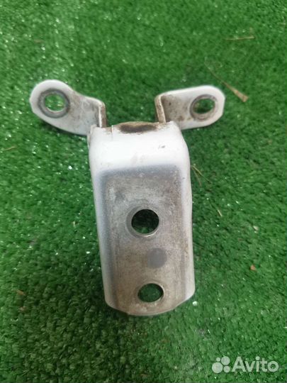 Петля двери toyota highlander 2 левая