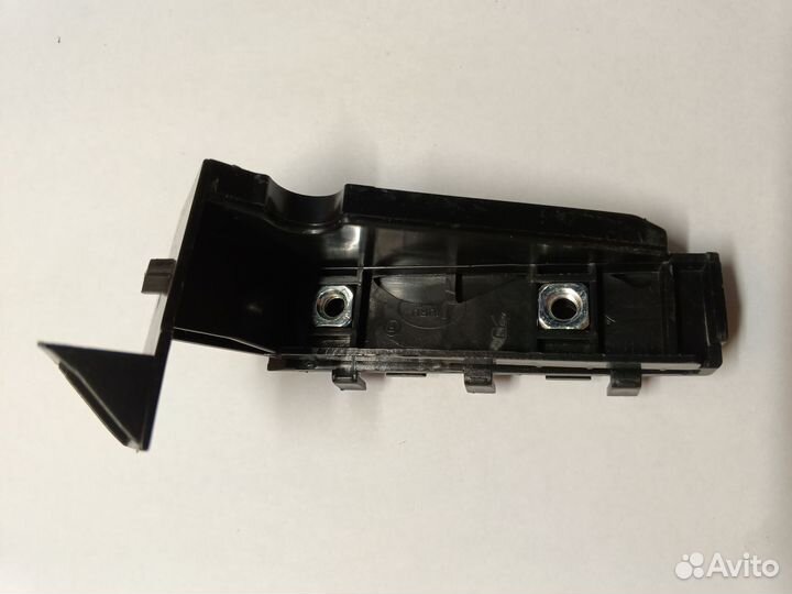 Кронштейн переднего бампера правый chery tiggo 2