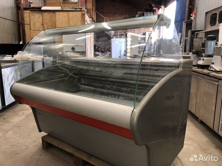 Витрина морозильная Carboma