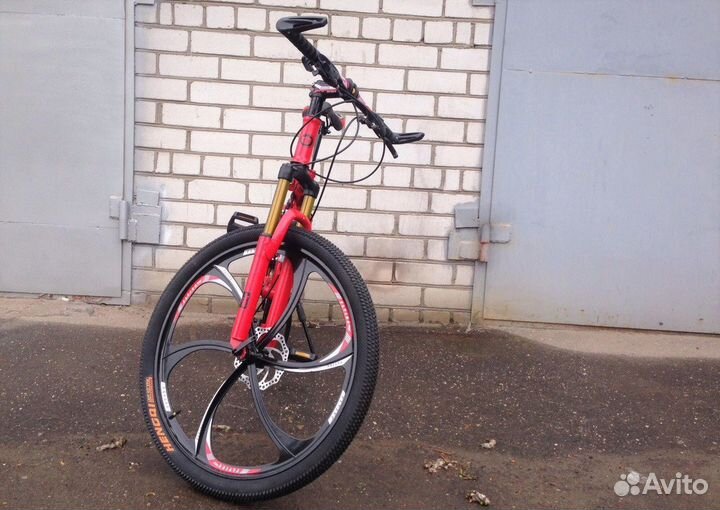 Велосипед на литых дисках