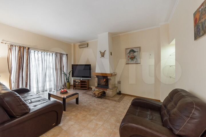 Коттедж 257 м² на участке 10 сот.