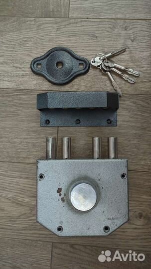 Замок накладной