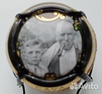 Кроненпробки, плакетки, пробки и открывалки