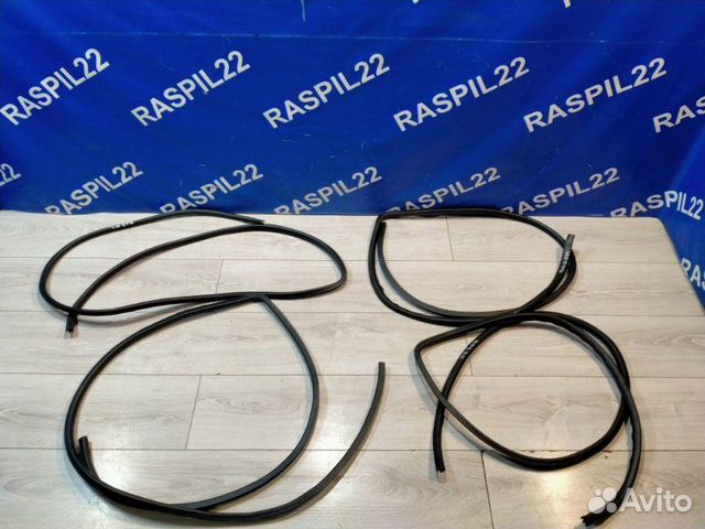 Уплотнитель дверного проема Toyota Mark Ii GX90