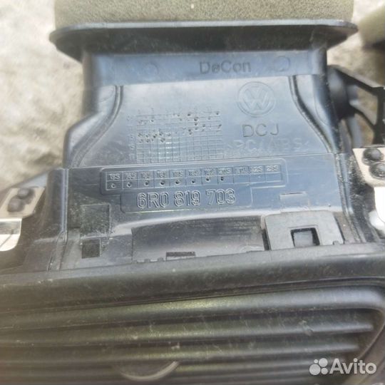 Дефлектор в торпедо правый/левый VW Polo