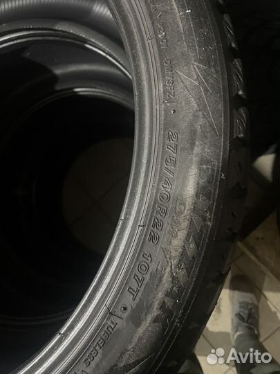 Bridgestone Blizzak DM-V3 275/40 R22 107T