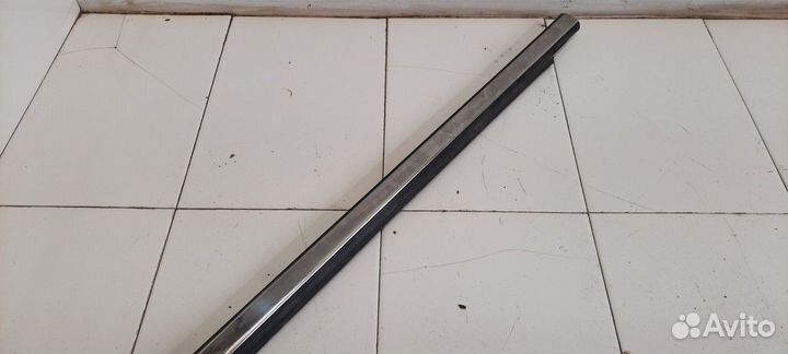 Молдинг двери верхний задний левый