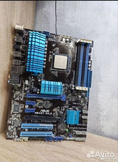 Материнская плата