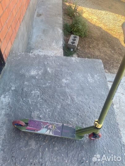Продаю самокат трюковый