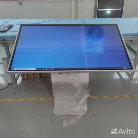 Сенсорный киоск 65 дюймов