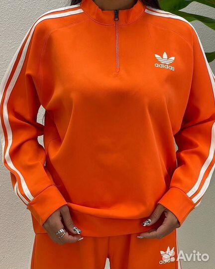 Спортивный костюм Adidas женский