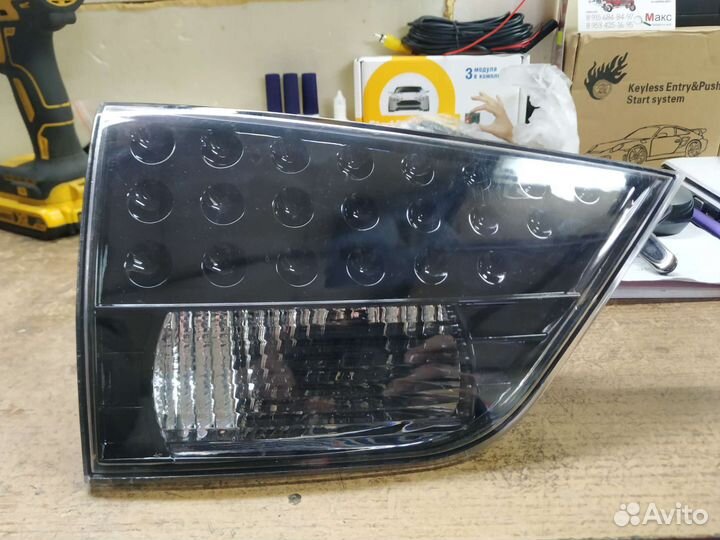 Фонарь в крышку багажника Митсубиси Аутлендер