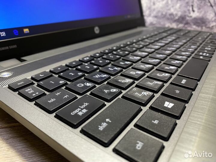 Ноутбук 15.6 HP i7/8/256