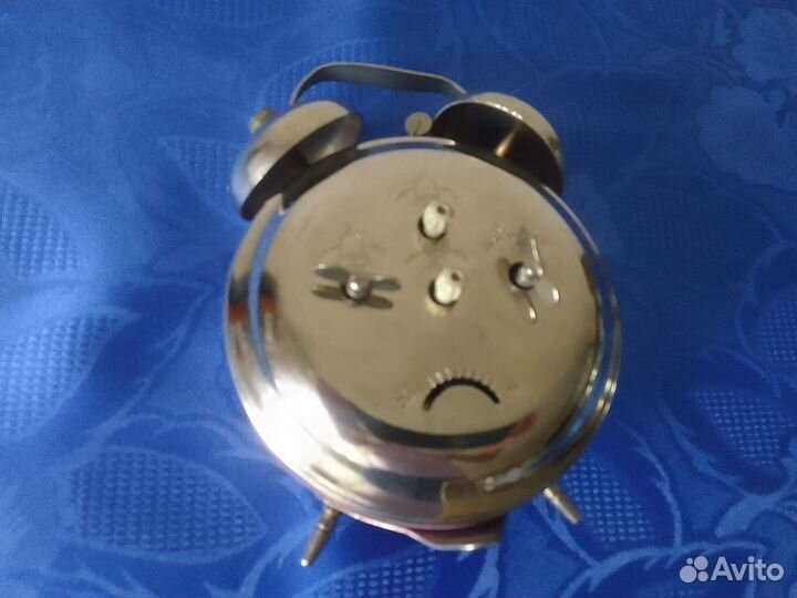 Часы будильник СССР