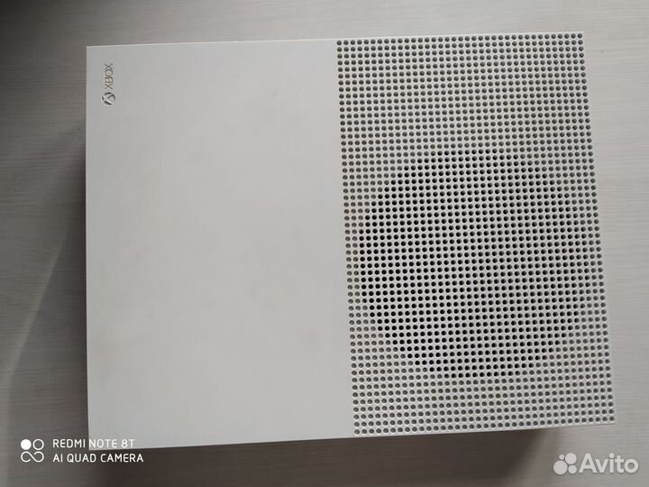 Xbox one S + GTA 5 диск в подарок