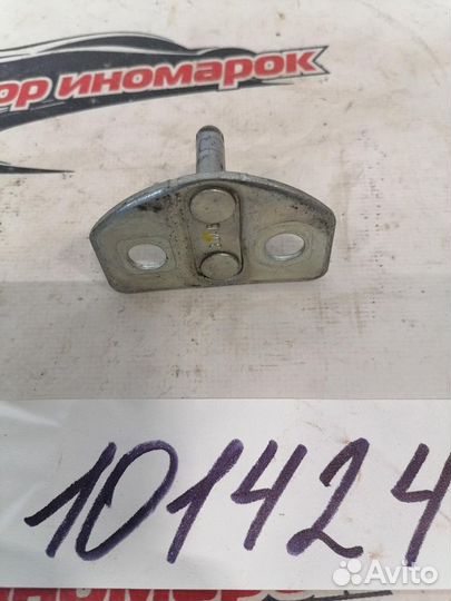 Ответная часть замка двери Logan H4MD438