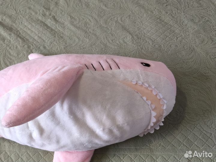 Розовая акула