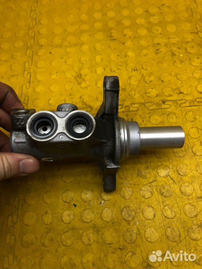 Главный тормозной цилиндр Renault Duster