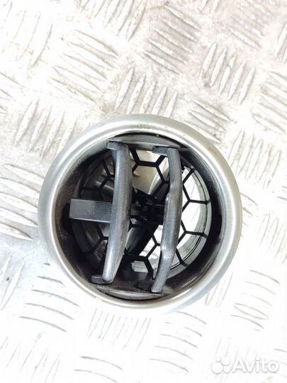 Дефлектор воздушный Nissan Qashqai 2009