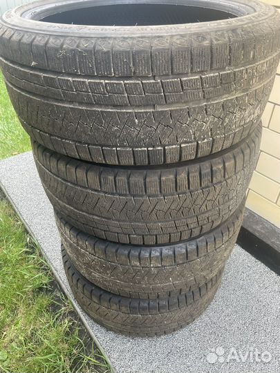 Triangle Snowlink TWT02 225/40 R18