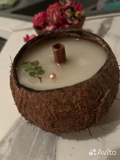 Массажная свеча в кокосе