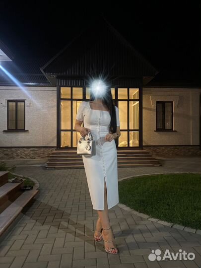 Платье белое