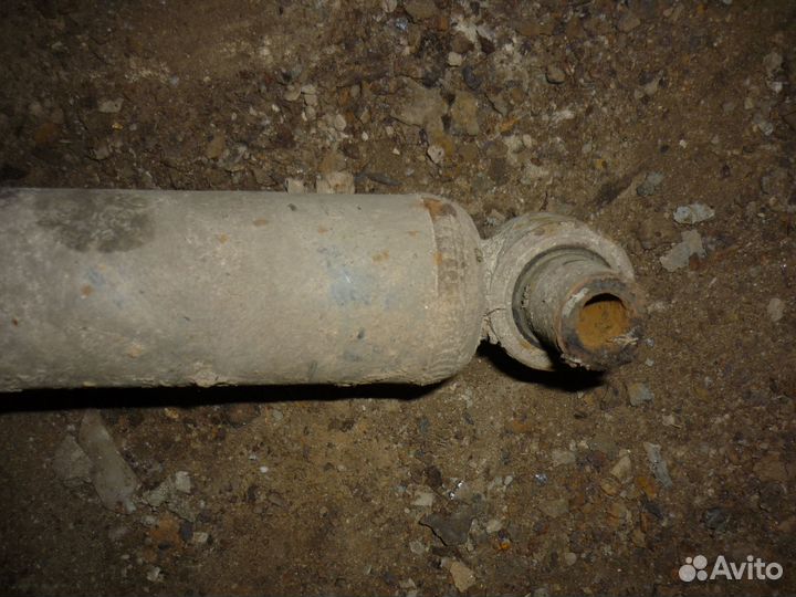 Стойка задняя правая Мазда 6 GG