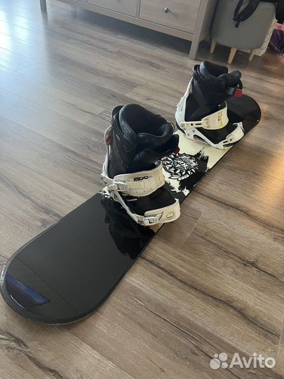 Комплект сноуборд, крепление, ботинки