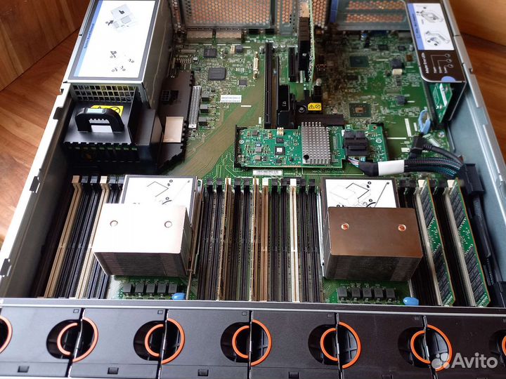 Сервер Lenovo x3650 M5 E5-2620 v4 64Gb 2U