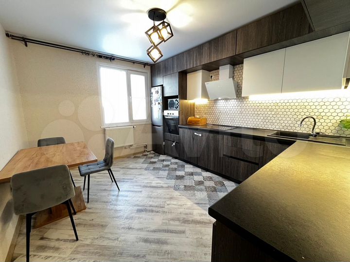 3-к. квартира, 83,6 м², 1/10 эт.