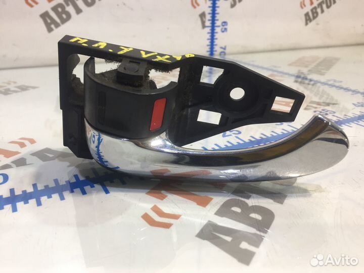 Тойота Камри Ручка внутренняя передней двери Лев