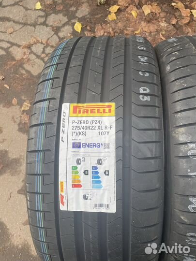 Pirelli P Zero PZ4 275/40 R22 107Y