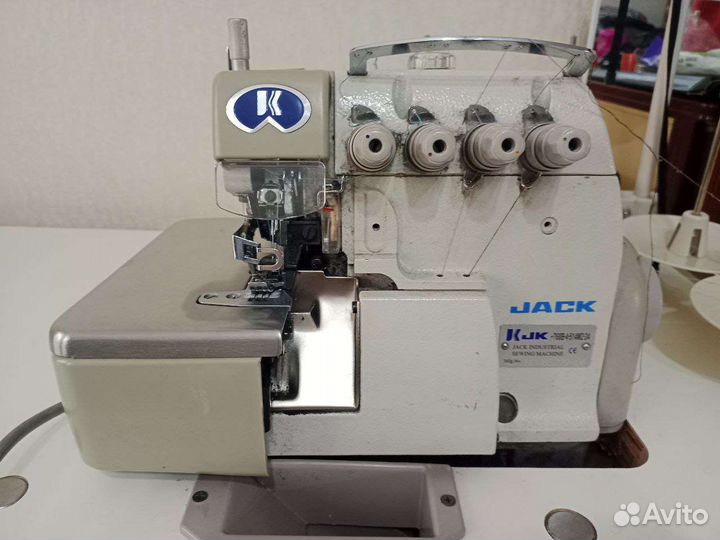 Швейная машинка jack оверлок