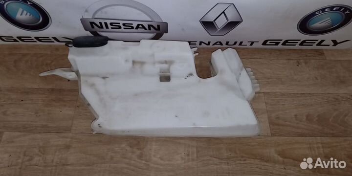 Бачок омывателя Nissan almera G15