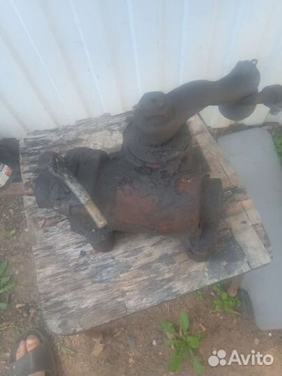 На газель; насос Гура и рулевой редуктор для гура