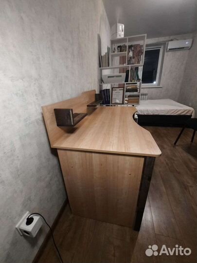 Письменный стол для школьника