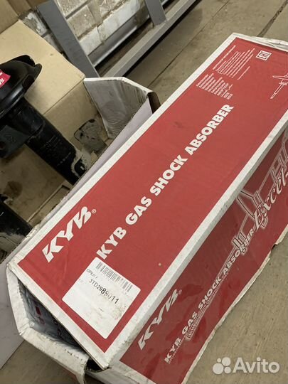 Продам Передние амортизаторы в сборе форд фокус 2