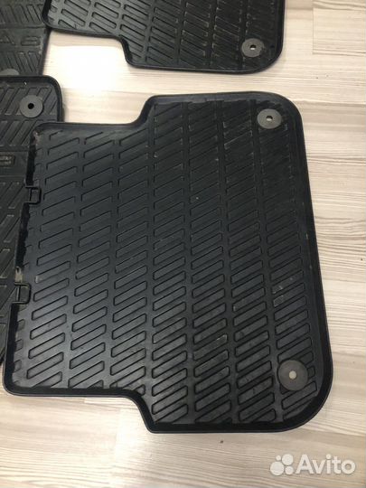 Коврики резиновые в машину