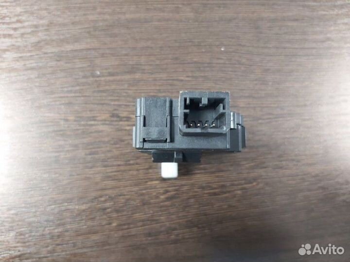 Моторчик заслонки печки Mercedes