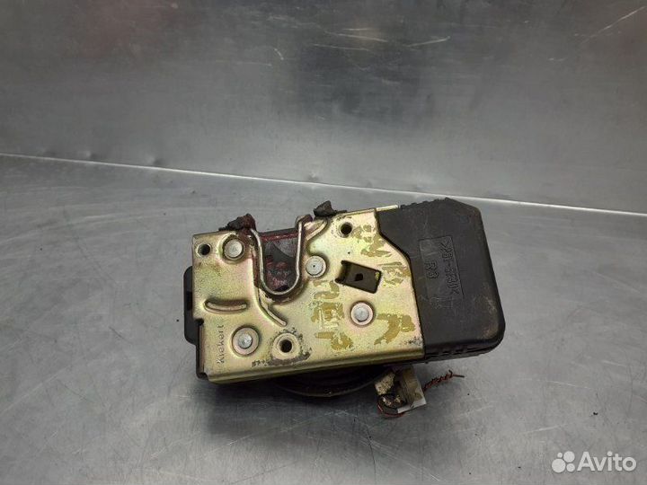 Замок двери передней правой Opel Vectra B