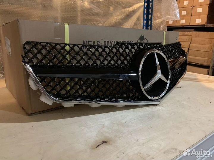 Решетка радиатора mercedes w207 c207 AMG черная а1