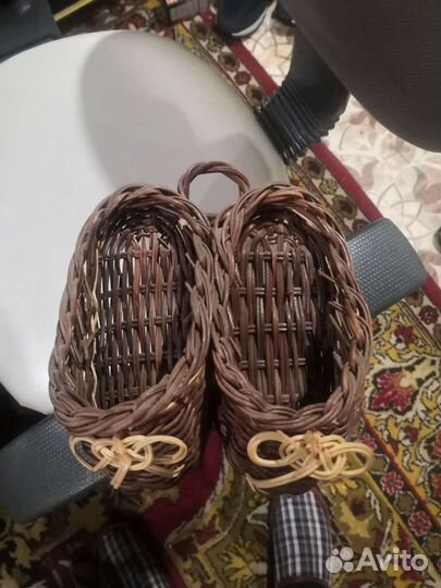 Шкатулка, статуетки