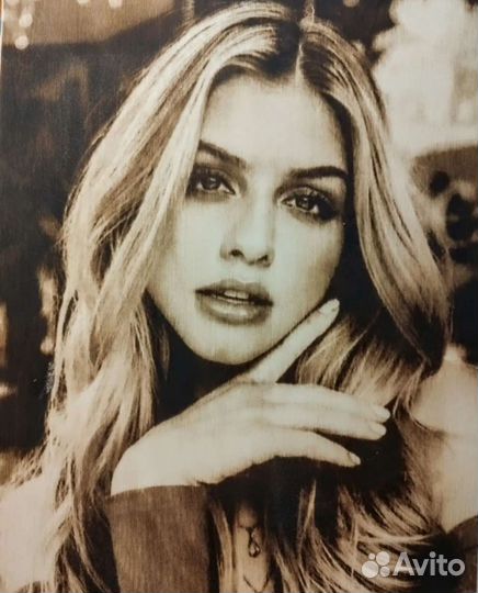 Портрет на дереве