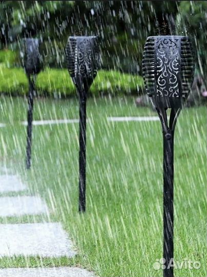 Фонарик светодиодный на солнечной бетерее уличный