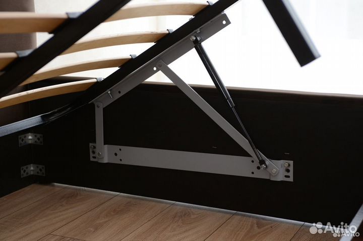 Кровать с матрасом + подъемный механизм Роза