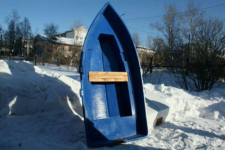 Стеклопластиковая лодка