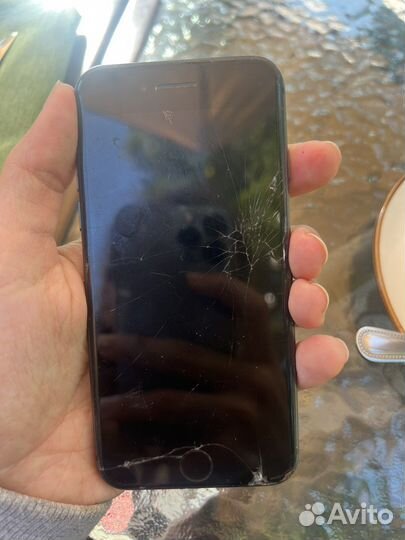 Телефон iPhone 8 64 gb